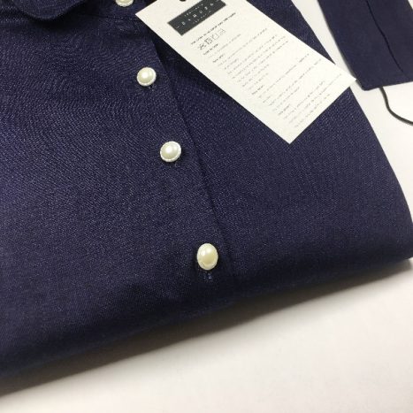 Camisa sob medida feminina jeans azul com botões de pérola - Foto 1